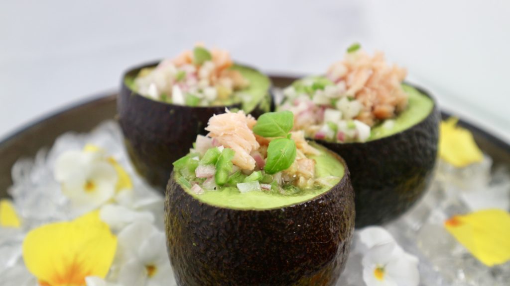 Gevulde Avocado Met Gerookte Zalm En Dragonpesto